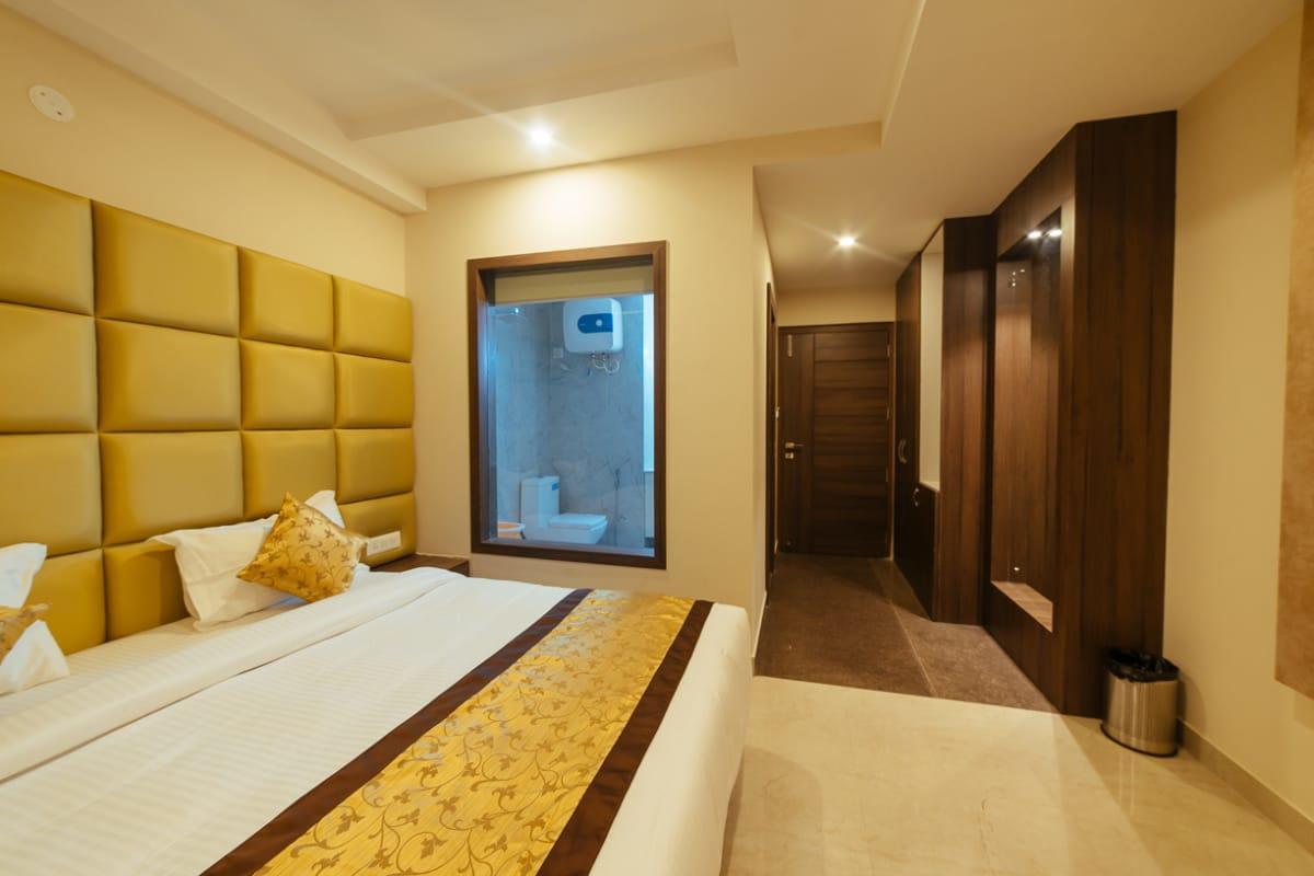 Radical Palace Hotel And Restaurant Lucknow Ngoại thất bức ảnh
