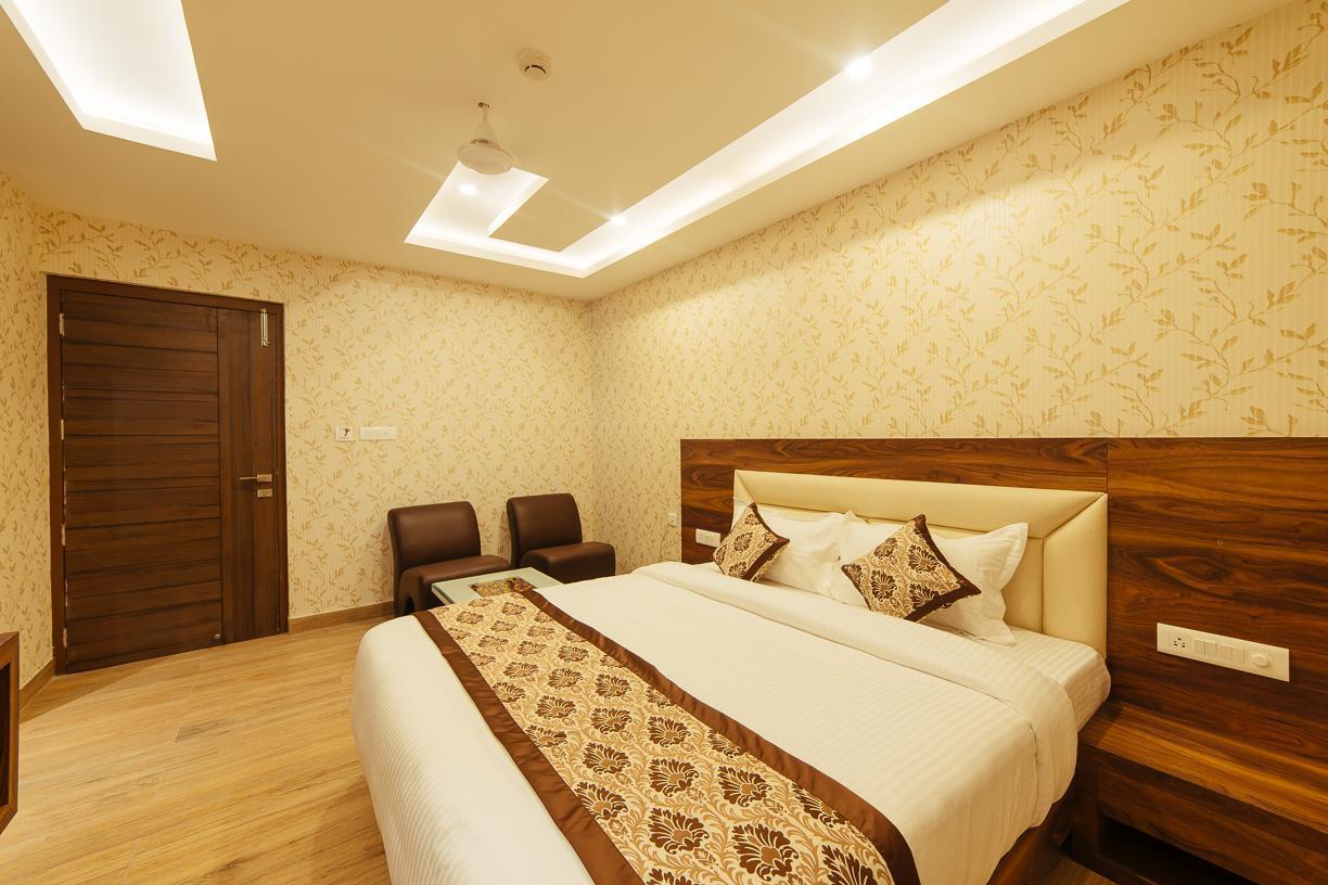 Radical Palace Hotel And Restaurant Lucknow Ngoại thất bức ảnh