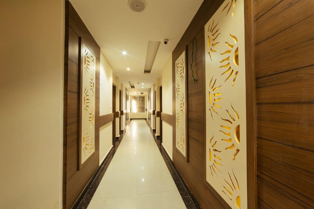 Radical Palace Hotel And Restaurant Lucknow Ngoại thất bức ảnh