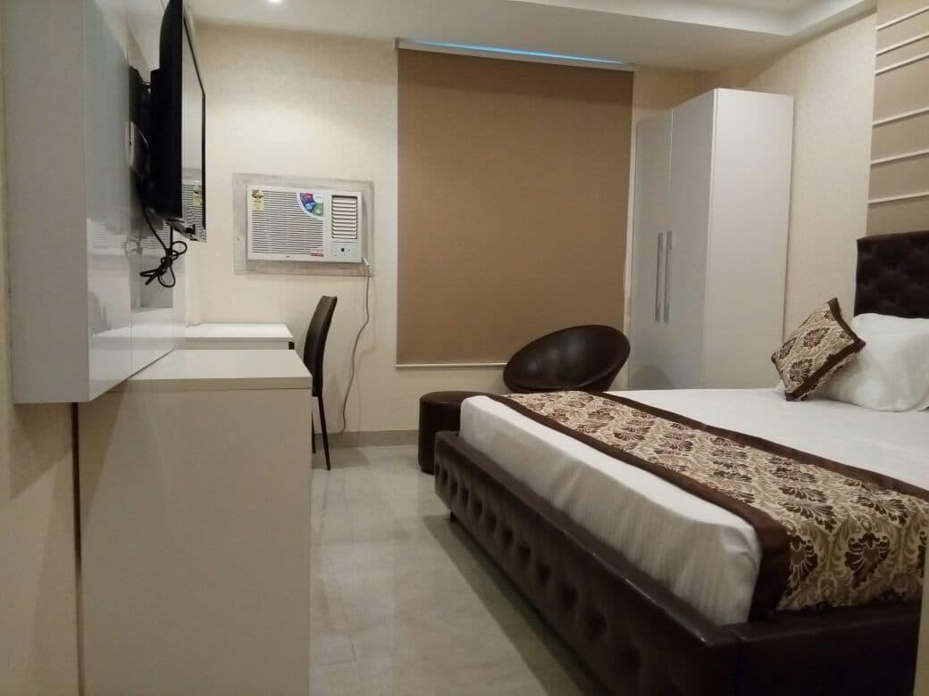 Radical Palace Hotel And Restaurant Lucknow Ngoại thất bức ảnh
